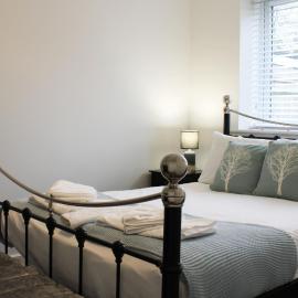 Abingdon - Private Flat with Garden & Parking 02