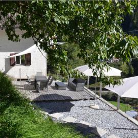 STILFSER HÜTTL Ein ganzes Ferienhaus für euch in SÜDTIROL in Alleinlage mit Ortlerblick euer Refugium mit privatem Gartenbereich für gemeinsame Zeit zu zweit mit Familie und Freunden und Hund im Nationalpark Stilfserjoch WINTER Skigebiet in d Nähe SULDEN, hotel v destinácii Stelvio