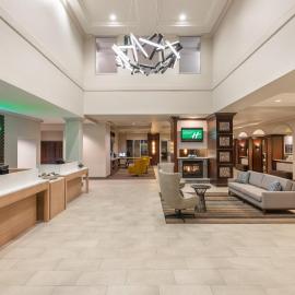 Holiday Inn Hotel & Suites - Orange Park - Wells Rd., khách sạn ở Orange Park