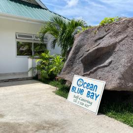 Ocean Blue Bay, hotel in Anse Volbert Village