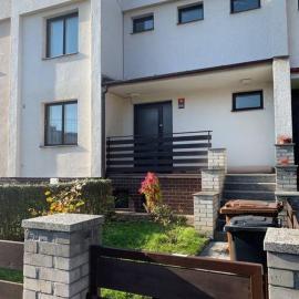 Příjemný řadový rodinný dům se zahradou, hotell sihtkohas Cheb