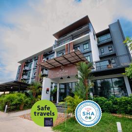 The Living Hotel SamutPrakan، فندق في بان بانغ بو