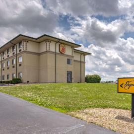 Super 8 by Wyndham Waterloo, hotel v mestu Waterloo