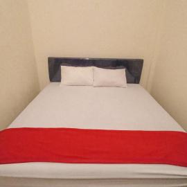RedDoorz Syariah near Sentani City Square, hotel em Weversdorp