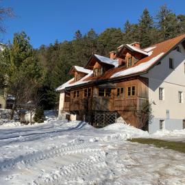 House Alpine Rose, hotel in Mojstrana