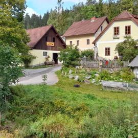 Apartment Nazbauerhof, hotell i Rohr im Gebirge
