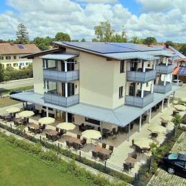 Hotel Heimfeld Restaurant Cafe, hotel di Garching an der Alz