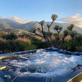 Villa Ghjuvan - Sea, Mountain & Spa: Peri şehrinde bir otel