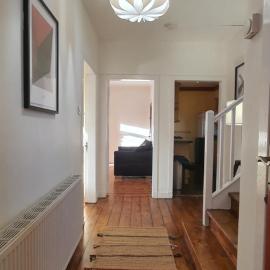 Large 3 Bed Apartment Glasgow West End Free Parking & Electric Vehicle point, hotel u gradu Glazgov