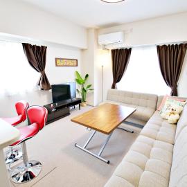 はなハウス 2F, hotel en Ginowan