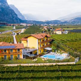 Maso Agritur Santa Lucia, hotel u gradu Dro