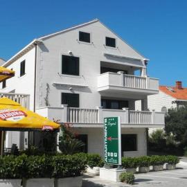 Apartments Logos, hotel in Cavtat