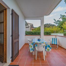 Appartamenti Casa Sant'Andrea - Goelba – hotel w mieście SantʼAndrea