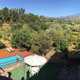Villa Bonaccorso - antica e maestosa villa con piscina ai piedi dell'Etna, hotel v destinácii Viagrande