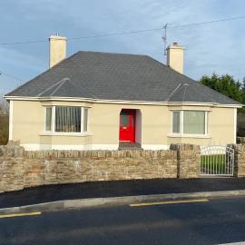 Teach Kitty Con: Dungloe şehrinde bir otel