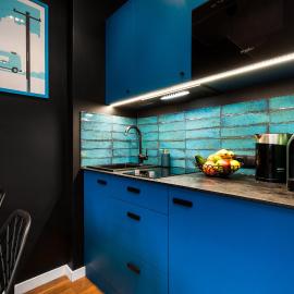 Apartamenty Black&White free parking، فندق في غدينيا