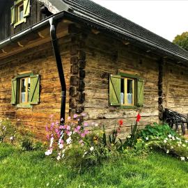 Domki z bali Ciche Marzenie, отель в городе Bezmichowa Dolna