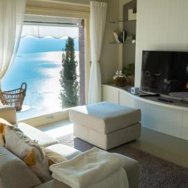 EnjoyIseoLake - Colosseo with wonderful lake view and swimming pool