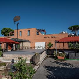 Hotel Petra, hotel v destinaci La Romanina
