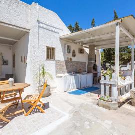 Tenuta Fioravante by BarbarHouse, hotel u gradu Tore Lapilo