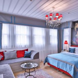 9 Doors Hotel