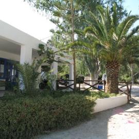 Camping Paleochora، فندق في باليوخورا