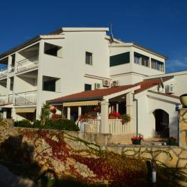Apartment in Vinišce with Balcony, Air condition, WIFI, Washing machine (4753-4)