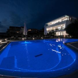 Villa Dora, hotel in Okrug Gornji