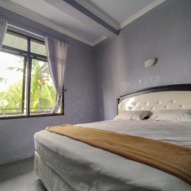 Wisma Tulus Syariah Kebumen Mitra RedDoorz, хотел в Kebumen