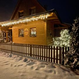 Drevenička Anička - Liptovská Mara, hotel in Liptovský Trnovec