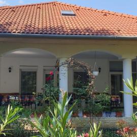 Fertődi Kúria Vendégház, hotel a Fertőd
