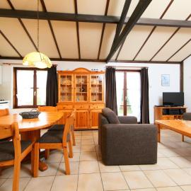 Holiday Home Duinhuis 131 with parking by Interhome, hotel en Mispelburg