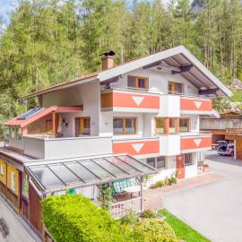 Apartment Anette Living by Interhome, hotel sa Tumpen