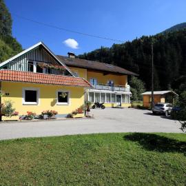 Apartment Schwarzwald 6 OG by Interhome, hotel i Radenthein