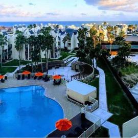Bahia Mar Solare Tower 6th floor Bayview Condo 2bd 2ba with Pools, hotelli kohteessa South Padre Island