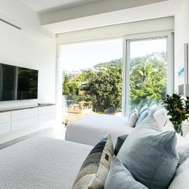 Modern Newly Remodeled Oceanfront 2x2 Lower Conchas Chinas Condo