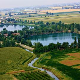 Agriturismo Ai Due Laghi, хотел в Gambulaga