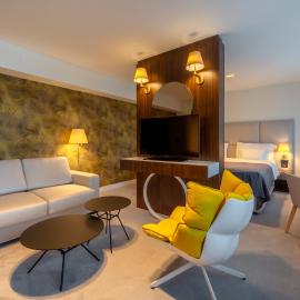HOTEL AGAPE: Bar şehrinde bir otel