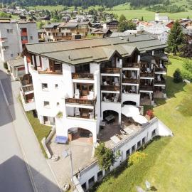 Arena Guesthouse, hotel en Flims
