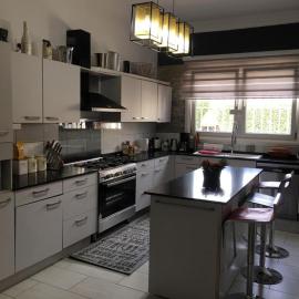 Stunning 3-Bed House in Tema-Ahenfie Villa, hotel a Kwedonu