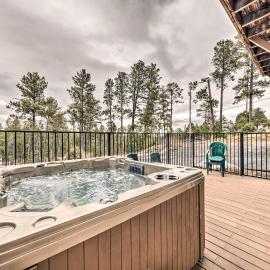 Hot Tub & Mtn Views! 'Casa Ruidoso' Cabin, Hotel in Alto