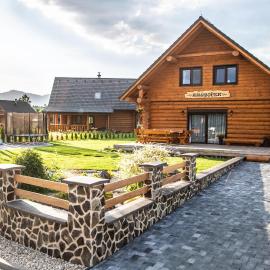 Zrúboček / Log Cabin