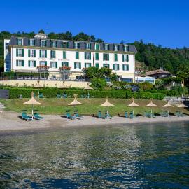 Hotel Villa Paradiso โรงแรมในอาโรนา