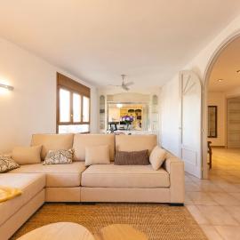Bravissimo El Lleó, bright 4-bedroom apartment, hotelli Gironassa