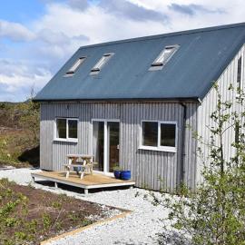 Tigh Eilidh (The Cabin on the Hill)