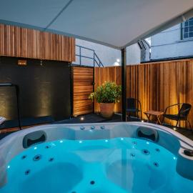 The Den - The White House Windermere - Off-Site Health Club & Spa 2 minute walk away, hotel in Bowness-on-Windermere