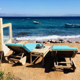 Villa Kon Tiki with private beach, hotel in Dahab