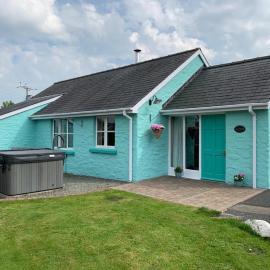 Canllefaes Cottages, Hotel in Cardigan