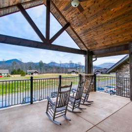 Abrams Retreat at Cades Cove with Mountain Views、タウンゼンドのホテル