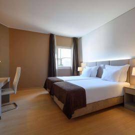 TRYP by Wyndham Porto Centro Hotel, хотел в Порто
